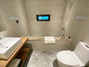 Phòng Tiết kiệm có 2 giường đơn (không có cửa sổ) (Economy Twin Room (no window))