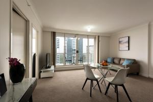 Astra Apartments Chatswood - Brown Street in Sydney
