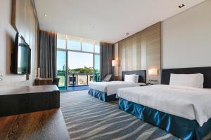 Phòng hướng cảng 2 giường (Harbor View Twin Room)