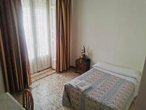 Double or Twin Room with Private Bathroom room in Hostal Ruano