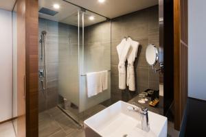 Executive room with 2 single beds