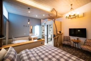 Phòng Deluxe Giường Đôi Có Bồn Tắm (Deluxe Double Room with Bath)