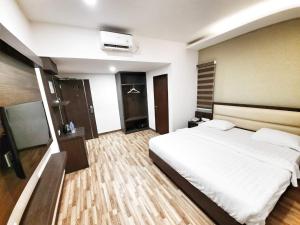 Phòng Đôi Loại Sang (Deluxe Double Room)