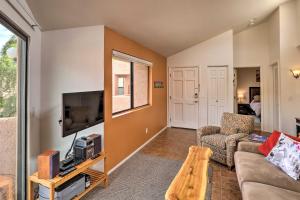 Tucson Mountain View Condo with Shared Pool and Hot Tub - image 2