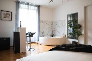 Superior Studio room in Fashionable Suite with Jacuzzi in Trastevere
