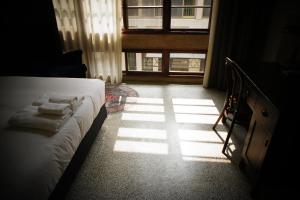 Phòng Deluxe Giường Đôi Có Vòi Sen (Deluxe Double Room with Shower)