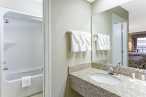 Queen Room with Two Queen Beds - Mobility Access/Non-Smoking room in Super 8 by Wyndham Orangeburg Near I-26