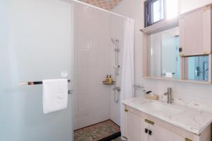 Phòng Giường Đôi Có Ban Công (Double Room with Balcony)