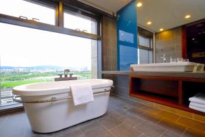Eco Deluxe Family Suite