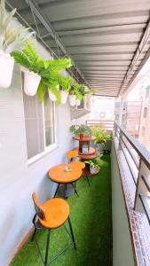 Phòng Deluxe Giường Đôi Có Ban Công (Deluxe Double Room with Balcony)