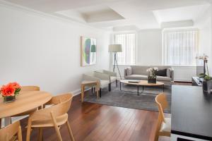 One Bedroom Deluxe Suite room in AKA Sutton Place