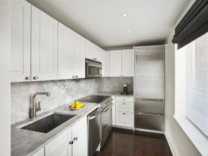 One Bedroom Penthouse Suite room in AKA Sutton Place