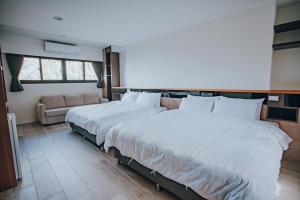 Phòng Deluxe 4 người (Deluxe Quadruple Room)