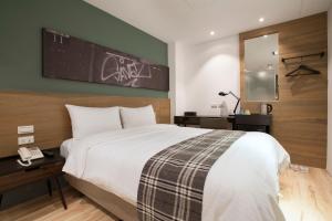 Phòng giường đôi không có cửa sổ (Double Room without Window)