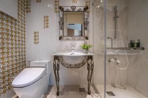 Phòng Giường Đôi có Ban công và Nhìn ra Biển (Double Room with Balcony and Sea View)