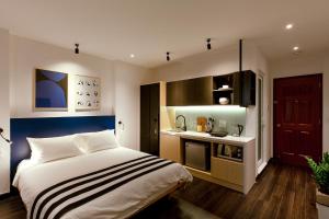 Studio Có Ban Công (Studio with Balcony)