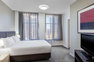 Studio Queen room in Adina Apartment Hotel Sydney Central