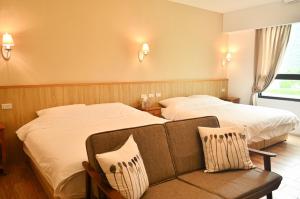 Phòng Deluxe 4 Người (Deluxe Quadruple Room)
