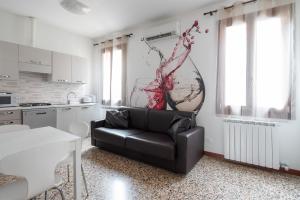 Two-Bedroom Apartment room in San Polo Canal View Apartments by Wonderful Italy
