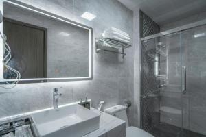 Phòng 4 người có ban công (Quadruple Room with Balcony)