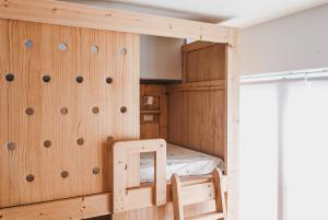 Giường trong Phòng ngủ tập thể Nữ 4 Người (Bed in 4-Bed Female Dormitory Room)