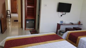 Phòng 2 Giường Đơn Nhìn Ra Thành Phố (Twin Room with City View)