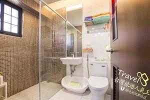 Phòng 4 Người Có Phòng Tắm (Quadruple Room with Bathroom)