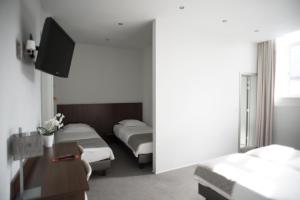 Quadruple Room room in Hotel Du Congres