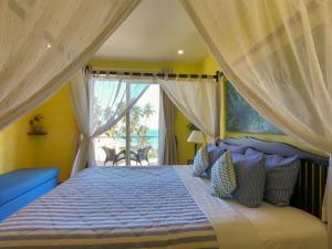 Phòng Giường Đôi có Ban công và Nhìn ra Biển (Double Room with Balcony and Sea View)