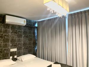 Phòng 2 Giường Đơn Với Phòng Tắm Riêng (Twin Room with Private Bathroom)