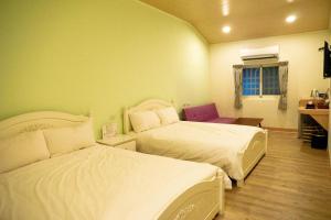 Phòng Tiêu Chuẩn B cho 4 Người - Không Hút Thuốc (Standard Quadruple Room B - Non-Smoking)