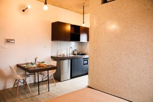 Studio Có Ban Công (Studio with Balcony)