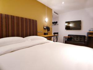 Phòng Đôi Thương Gia Loại Sang (Deluxe Business Double Room)