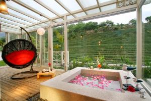 Phòng Deluxe Giường Đôi Có Bồn Tắm (Deluxe Double Room with Bath)