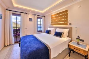 Deluxe Suite with Sea View room in Hadrian Hotel
