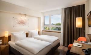 Business Double Room or Twin with Courtyard View room in mainhaus Stadthotel Frankfurt
