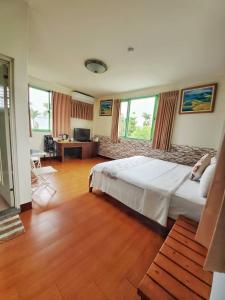 Phòng Tiêu Chuẩn Giường Đôi Lớn (Standard Queen Room)