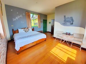 Phòng Tiêu Chuẩn Giường Đôi Lớn (Standard Queen Room)