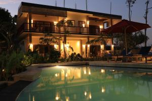Studio Nhìn Ra Hồ Bơi (Studio with Pool View)