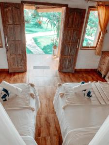 Phòng Hai Giường Đơn Loại Sang (Deluxe Twin Room)