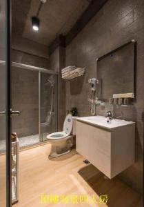 Phòng 4 người có ban công (Quadruple Room with Balcony)