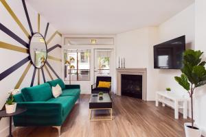 Westwood Luxury Suites - image 2