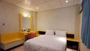 Phòng Tiêu Chuẩn Giường Đôi (Standard Double Room)