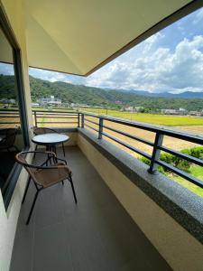 Phòng Deluxe Giường Đôi Có Ban Công (Deluxe Double Room with Balcony)