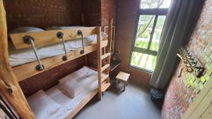 Phòng 2 Giường Đơn Có Phòng Tắm Chung (Twin Room with Shared Bathroom)