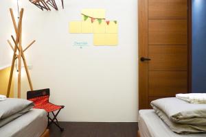 Phòng Tiêu Chuẩn 2 Giường Đơn Với Phòng Tắm Chung (Standard Twin Room with Shared Bathroom)