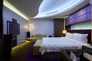 Phòng Power giường lớn – Nhận phòng sau 16:00 (Power King Room - Check-In After 4PM)