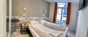 Twin Room room in Hotel Damrak Inn