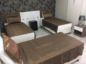 Twin Room with Extra Bed room in Petrol-İş İstanbul Misafirhanesi