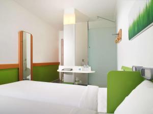 Phòng Tiêu Chuẩn 2 Giường Đơn (Standard Twin Room)